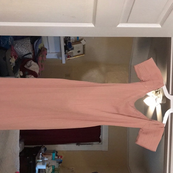 Backless pink dress - Picture 2 of 4